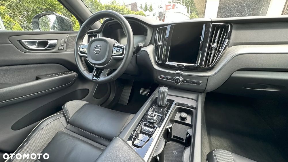 Volvo XC 60 B4 B R-Design - 14