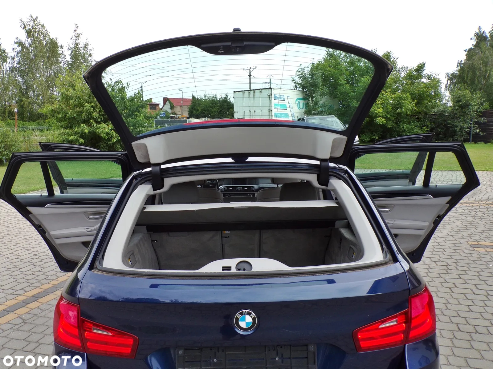BMW Seria 5 520d Touring - 28