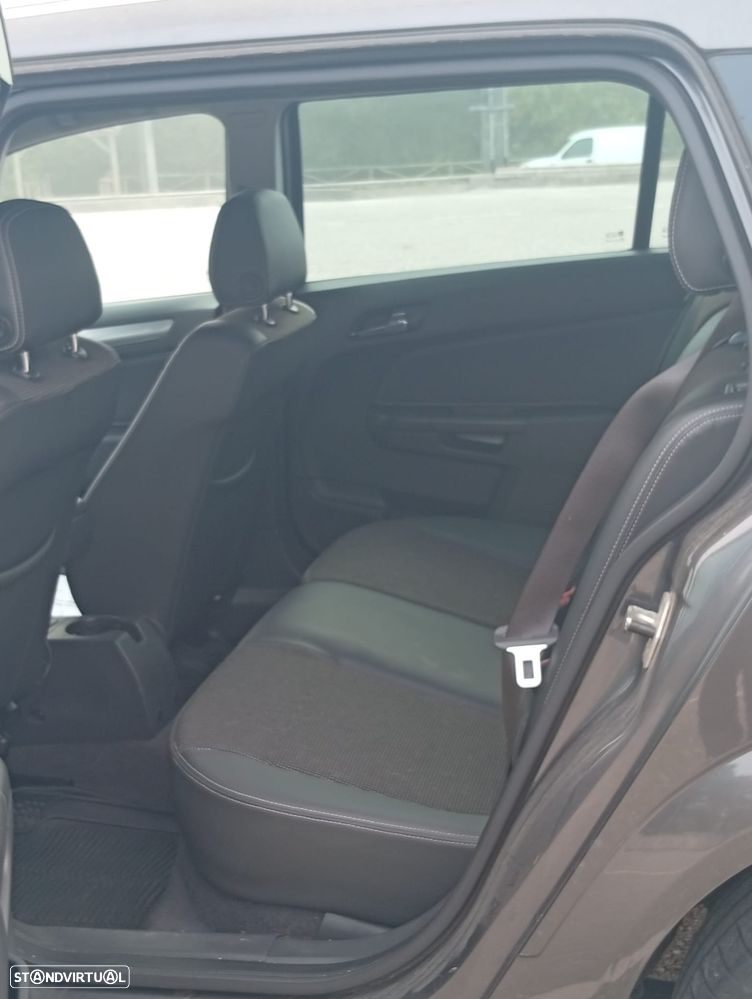 Opel Astra 1.7 CDTi Cosmo ecoFLEX - 6