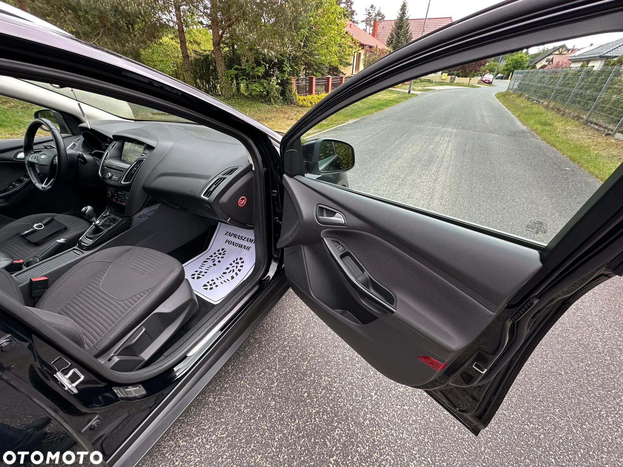 Ford Focus 1.0 EcoBoost Titanium - 27