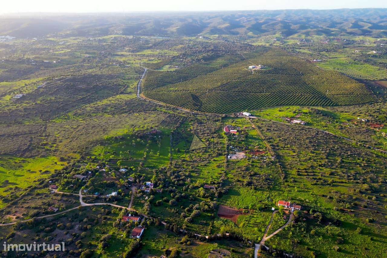 Quinta com duas ruinas para habitação perto campo de Golfe, Lagos - Grande imagem: 5/20