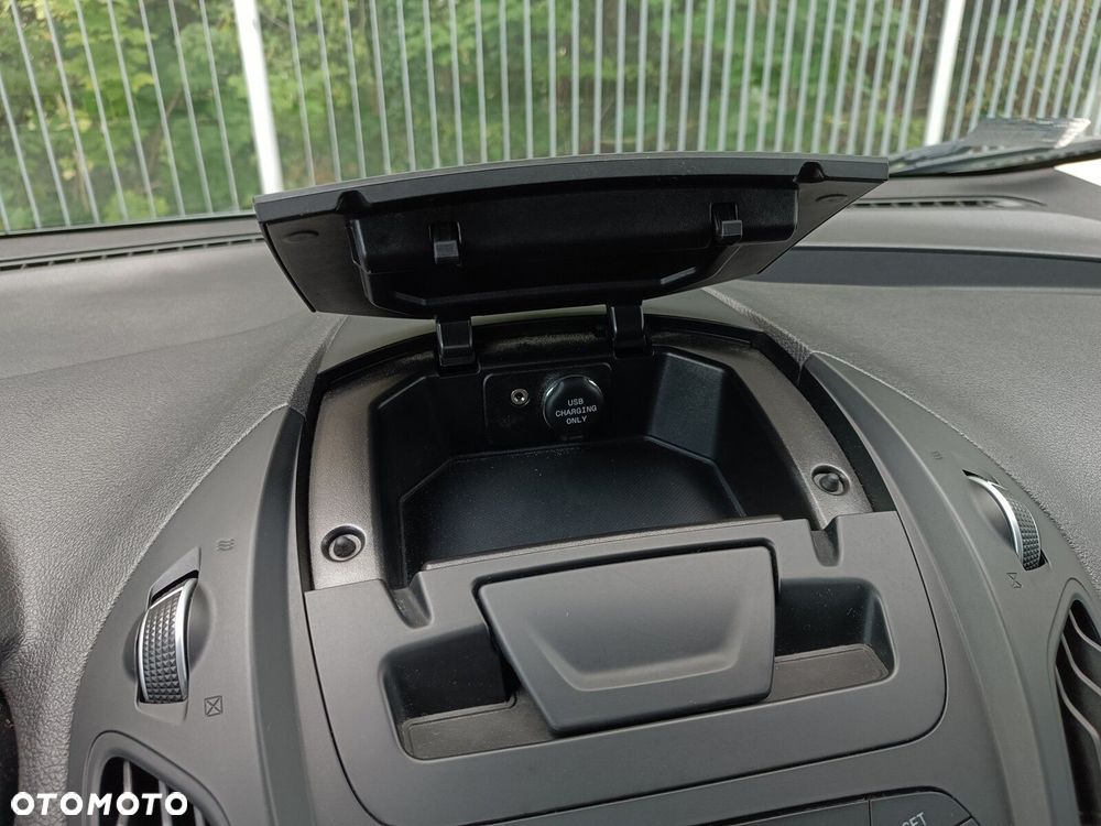 Ford Tourneo Courier 1.0 EcoBoost Trend - 17
