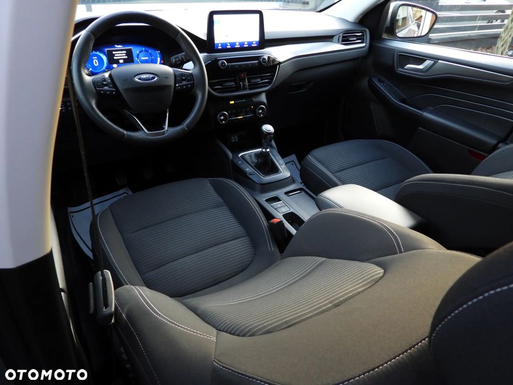 Ford Kuga - 28