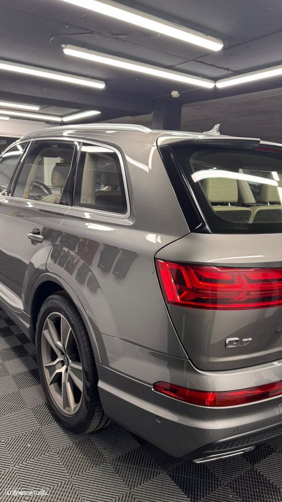 Audi Q7 3.0 TDI quattro S-line Tiptronic 7L - 14