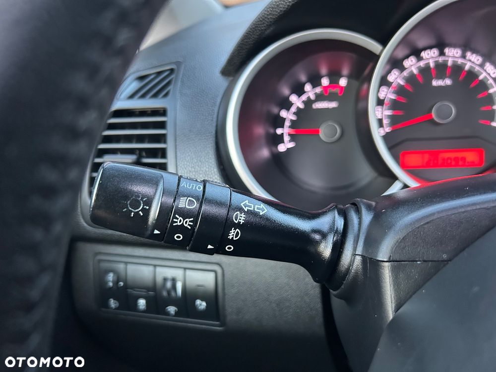 Kia Venga 1.6 CRDi 128 Business Line - 24