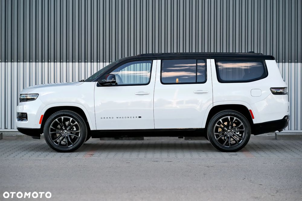 Jeep Grand Wagoneer - 8