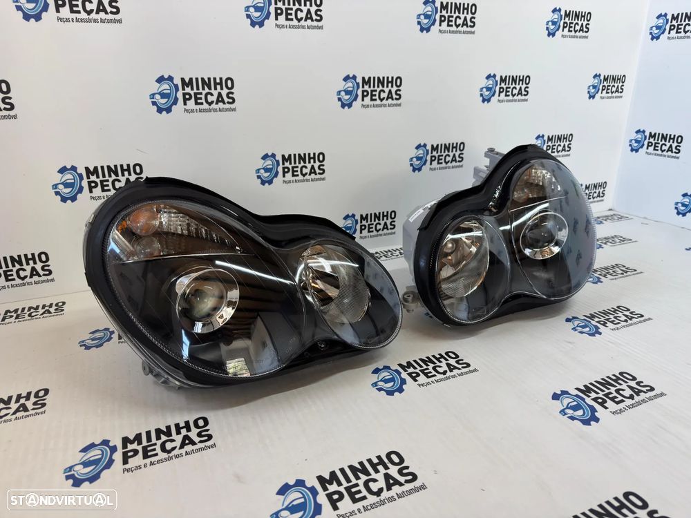 Faróis frontais Mercedes (W203) Fundo Preto - 2