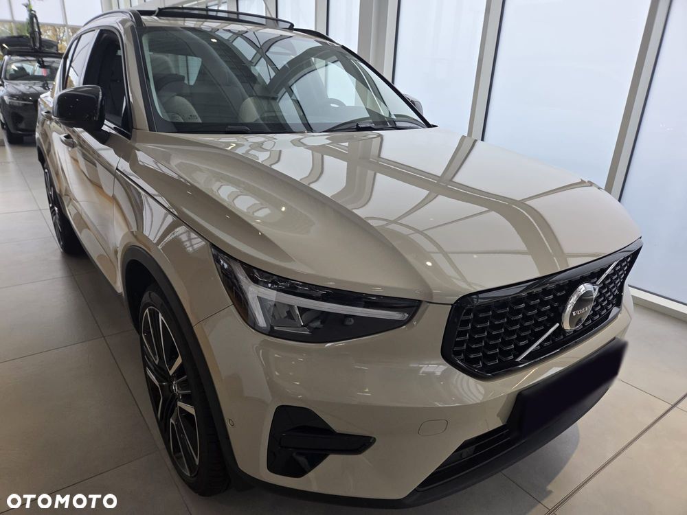 Volvo XC 40 B4 B DKG Ultimate Dark - 34