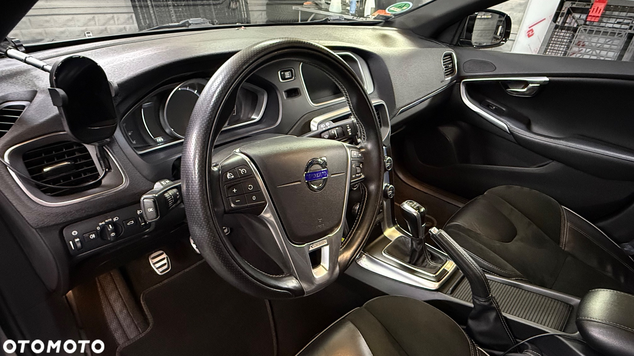 Volvo V40 D4 Drive-E R-Design Kinetic - 15