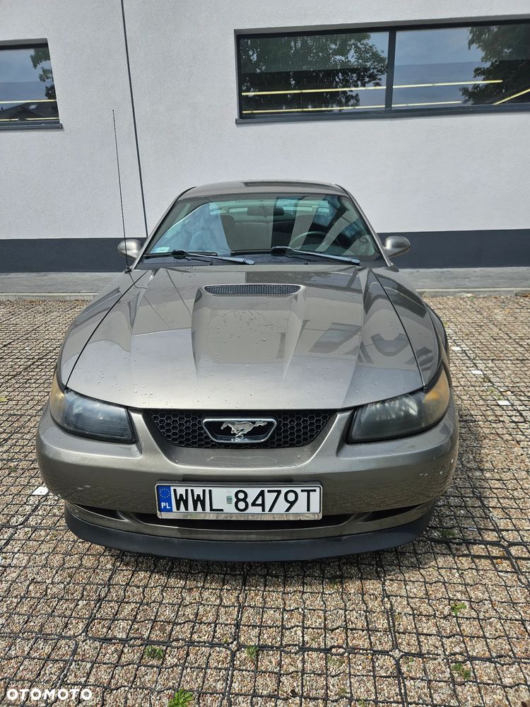 Ford Mustang 3.8 V6 - 6