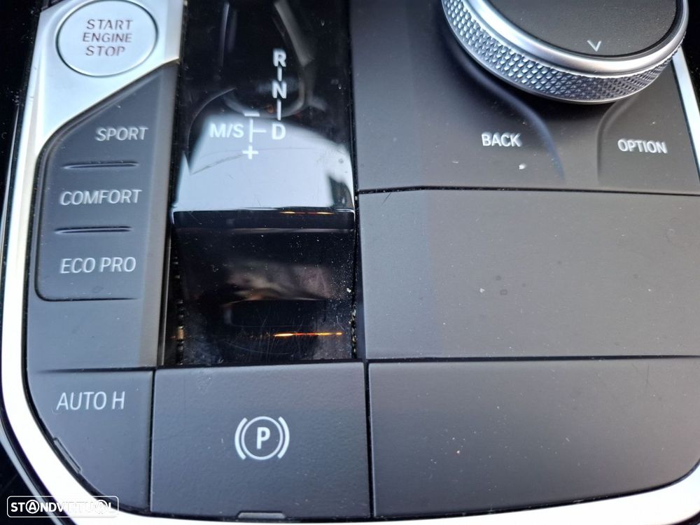 BMW 116 d Pack Desportivo M Auto - 23