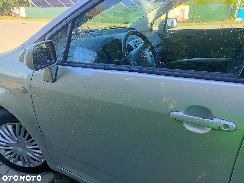 Toyota Corolla Verso 2.2 D-4D Sol 7os - 7