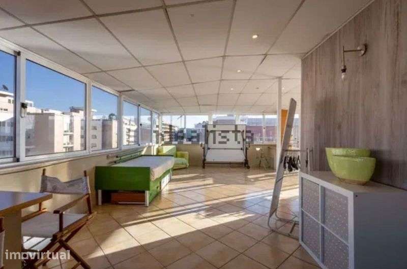Apartamento T4 duplex com terraços e garagem - Grande imagem: 3/12