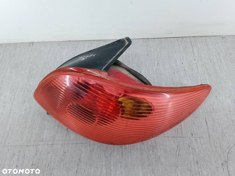 LAMPA TYLNA PRAWA PEUGEOT 206 KOMBI - 5