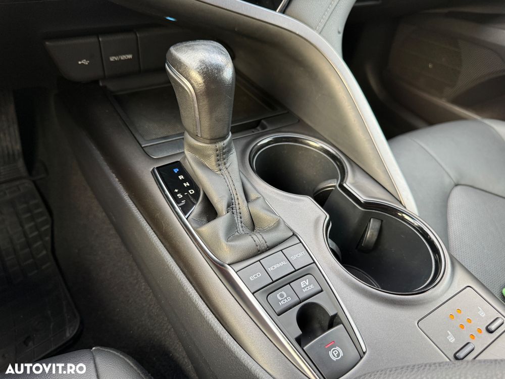 Toyota Camry Business Edition - 9