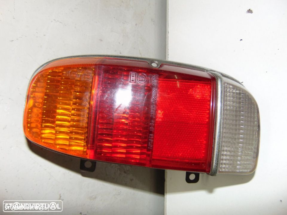 Toyota Corolla carrinha KE 36 - farolim de trás lado direito - 4