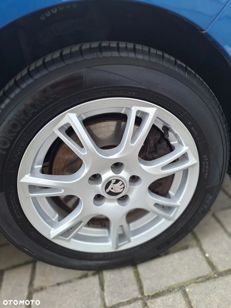 Skoda RAPID 1.2 TSI Ambition - 27