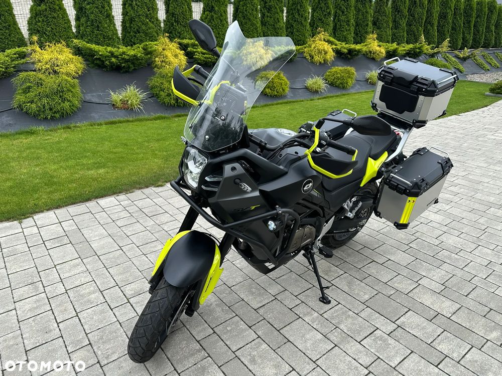 QJMOTOR SVT 650X - 1