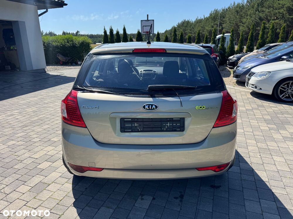 Kia Ceed 1.6 Crdi Comfort + - 5