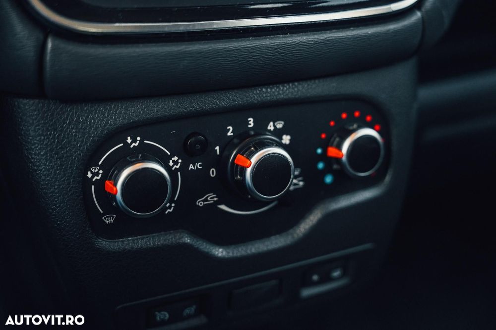 Dacia Lodgy 1.5 Blue dCi Stepway - 12