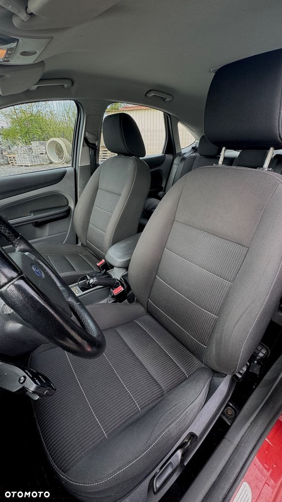 Ford Focus 2.0 16V Style - 9