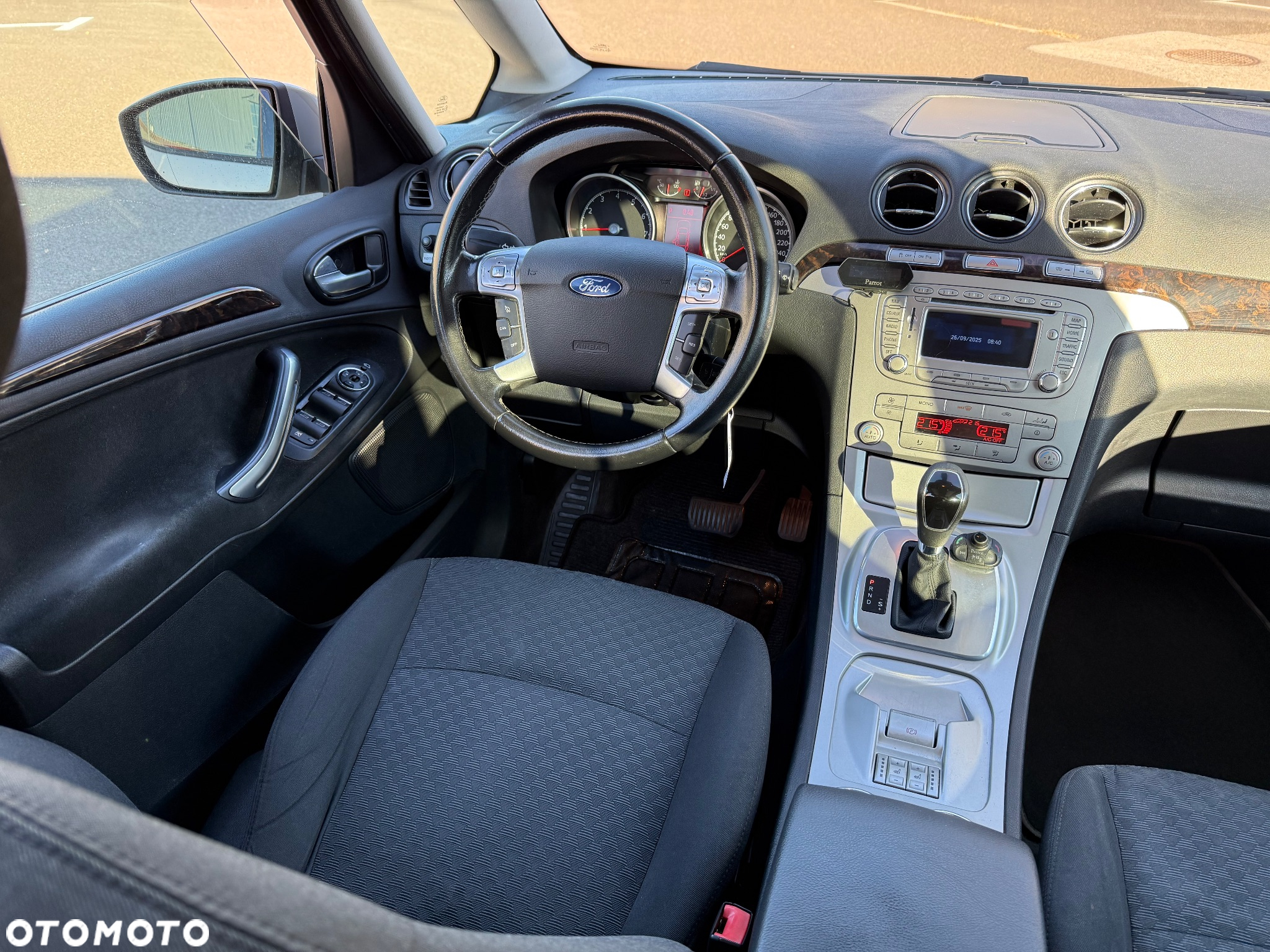 Ford Galaxy 2.3 Ghia - 25
