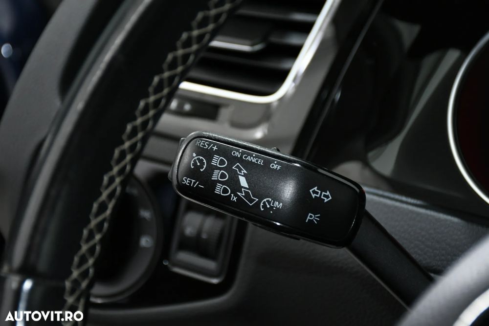 Volkswagen Golf 2.0 BlueTDI DSG Cup - 27