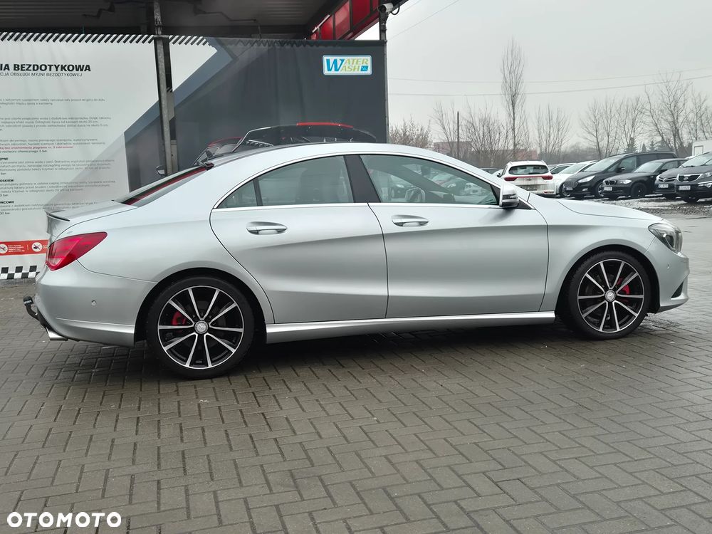 Mercedes-Benz CLA 180 AMG Line - 14