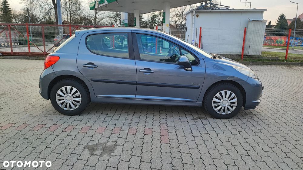 Peugeot 207 1.4 - 5