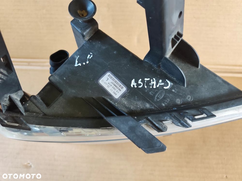 OPEL ASTRA iv j lampa przeciwmgielna w zderzak przó kierunkowskaz 13293618 lewy przód - 4