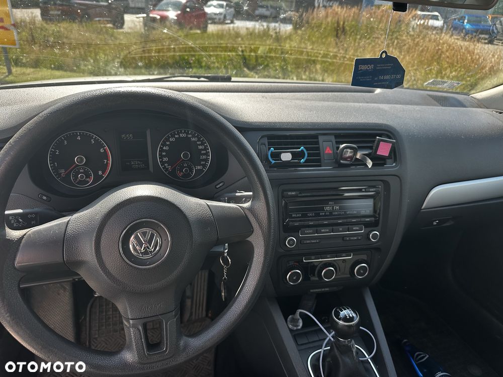 Volkswagen Jetta - 7