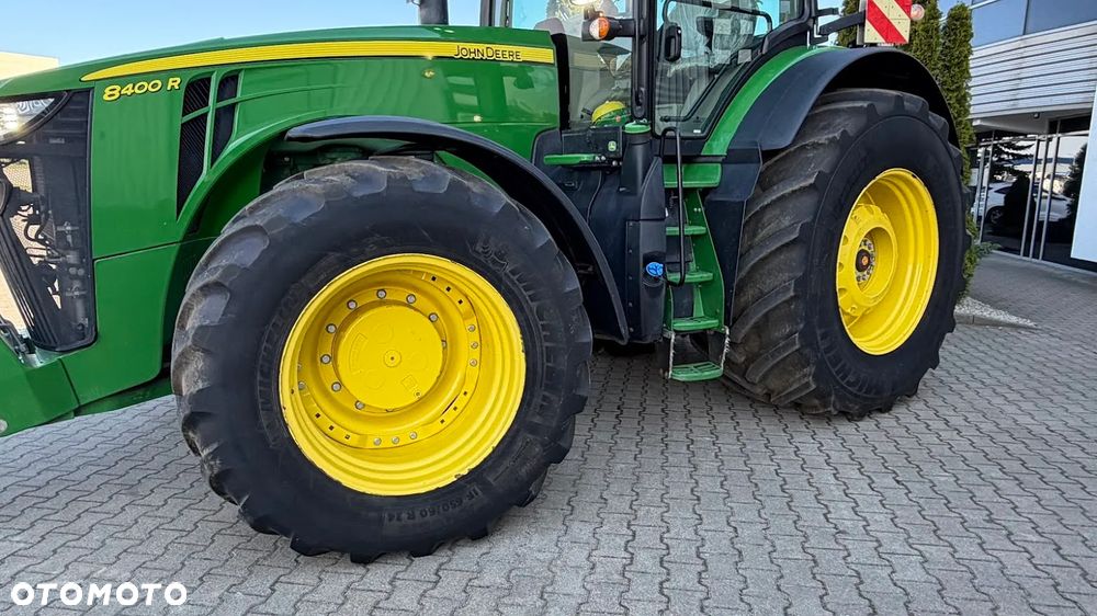 John Deere 8400R - 9