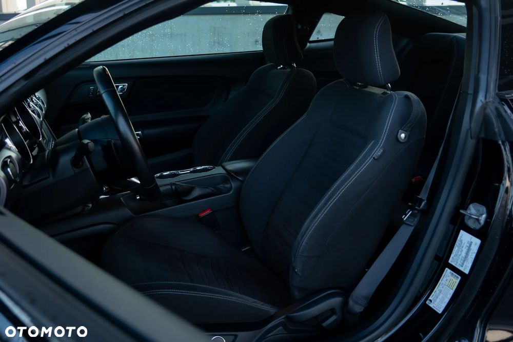 Ford Mustang 2.3 EcoBoost - 27