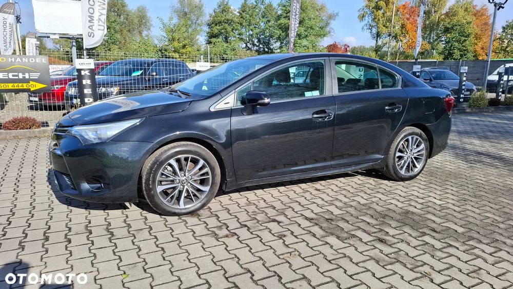 Toyota Avensis - 2