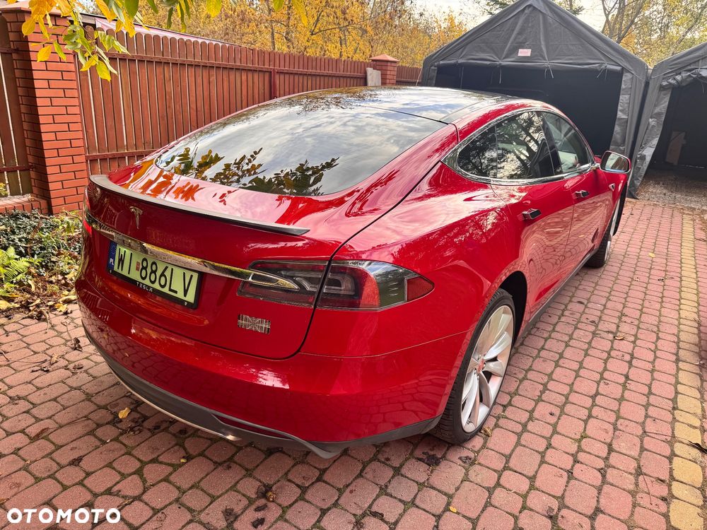 Tesla Model S - 2