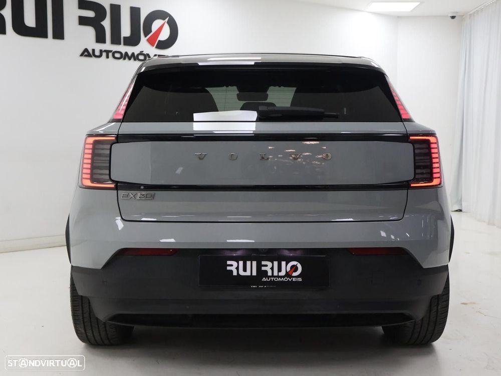 Volvo EX30 69 kWh Single Motor Extended Range Plus - 32