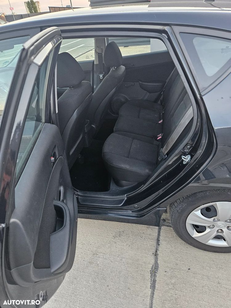 Hyundai i30 1.6 CRDI GL VM Comfort - 8