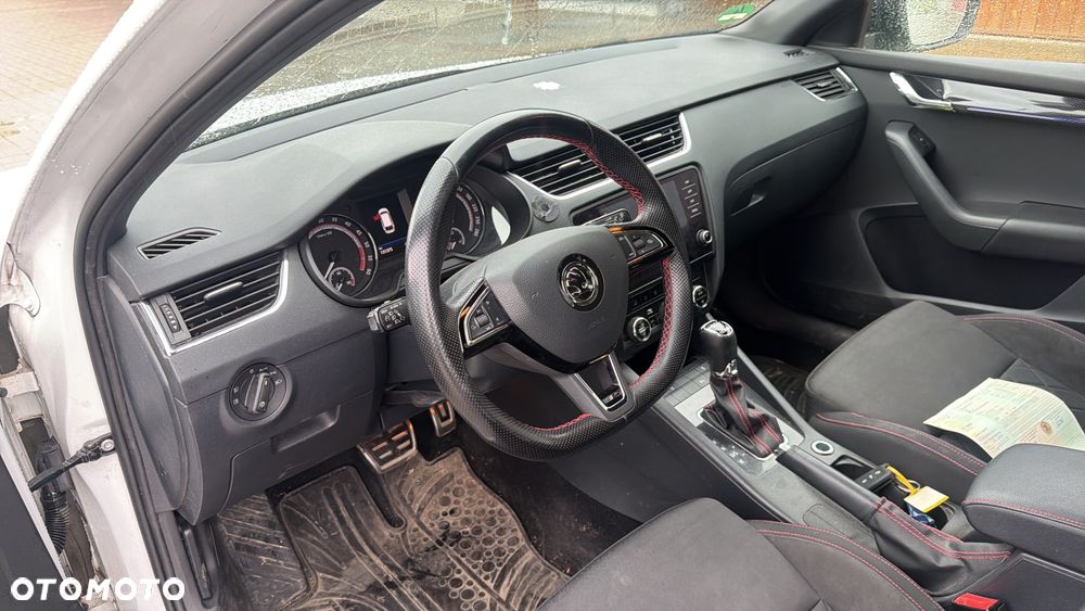 Skoda Octavia 2.0 TDI 4x4 DSG RS - 26