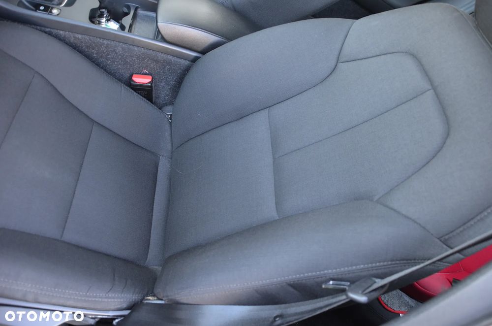 Volvo XC 40 T3 Momentum - 29