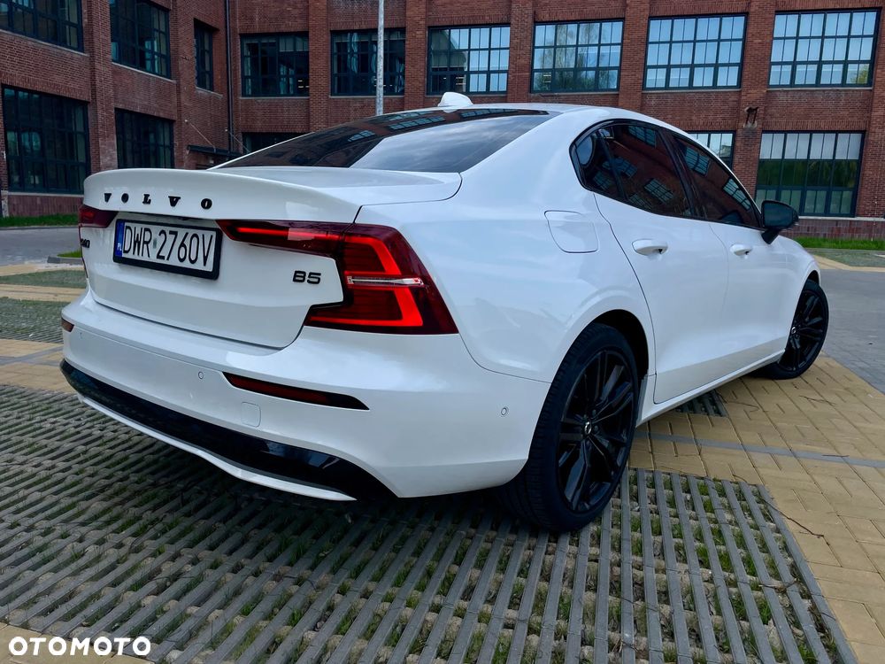 Volvo S60 B5 B R-Design - 3