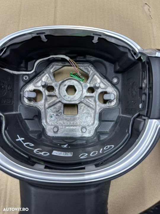 Volan piele cu comenzi VOLVO XC60 an 2019-2020 cu mic defect optic - 4