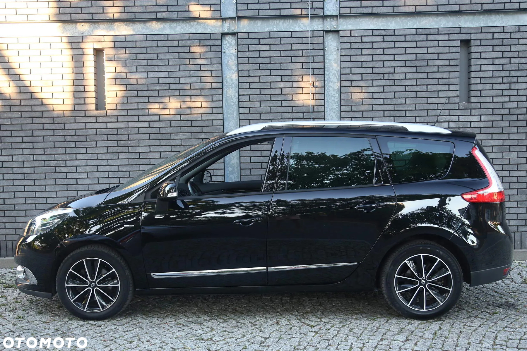 Renault Grand Scenic ENERGY TCe 130 S&S Bose Edition - 6