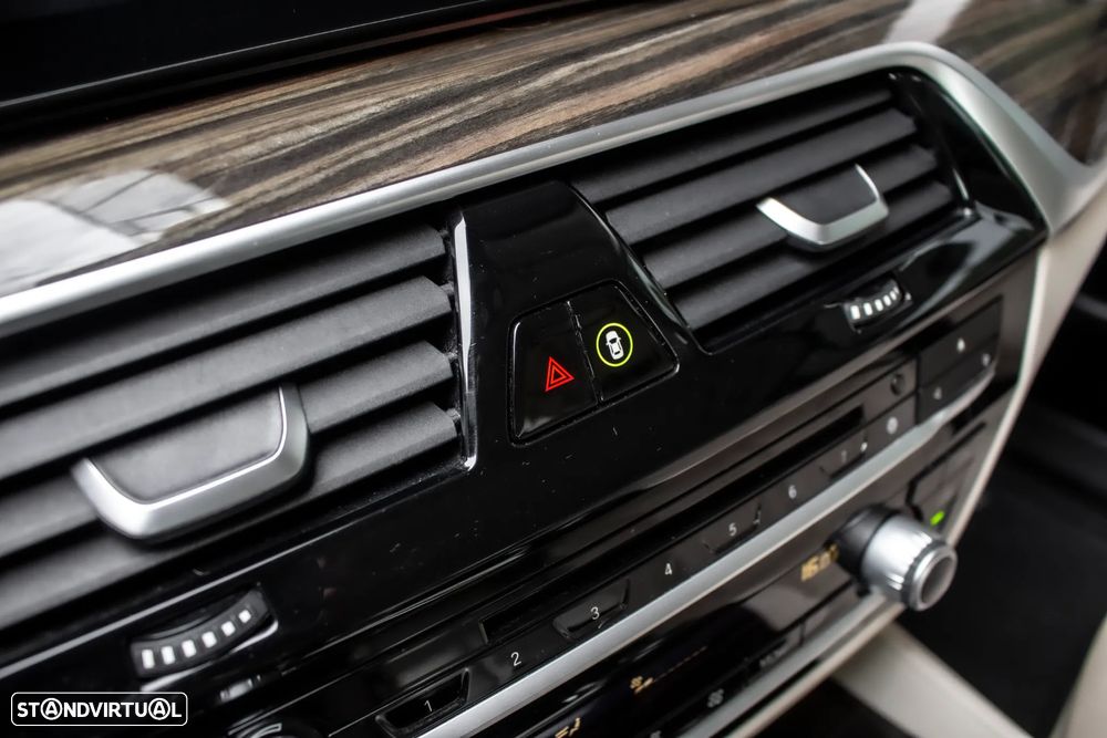 BMW 520 d Line Luxury Auto - 27