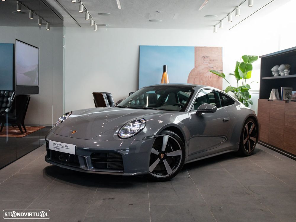 Porsche 911 (992)