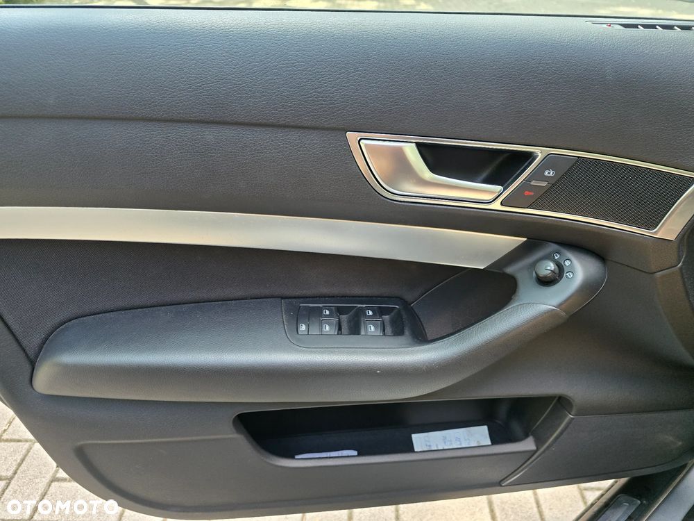 Audi A6 Limousine 2.4 - 8