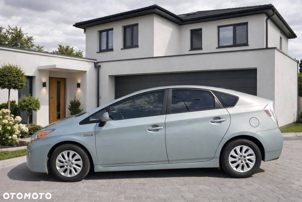 Toyota Prius - 3