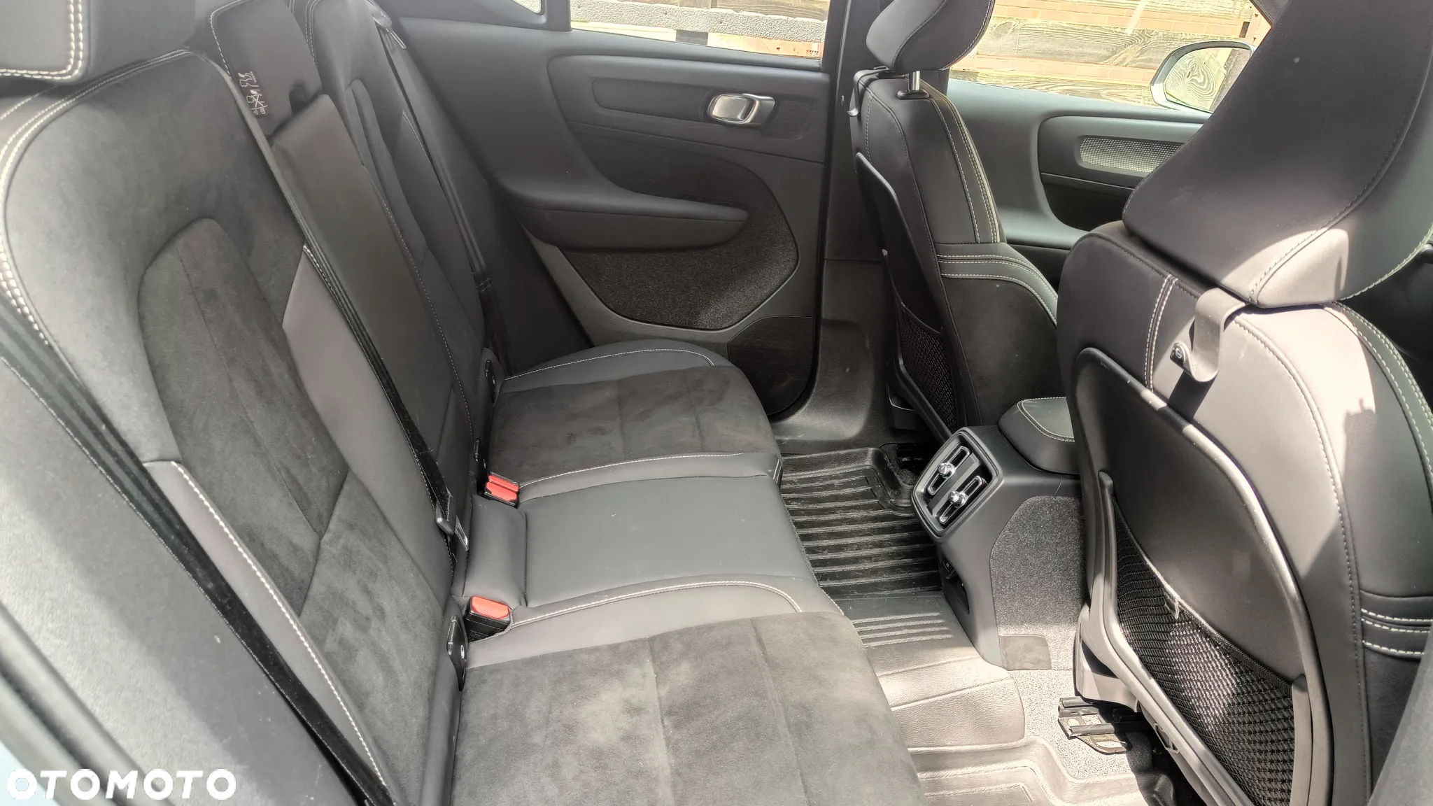 Volvo XC 40 B5 AWD Ultimate Dark - 22