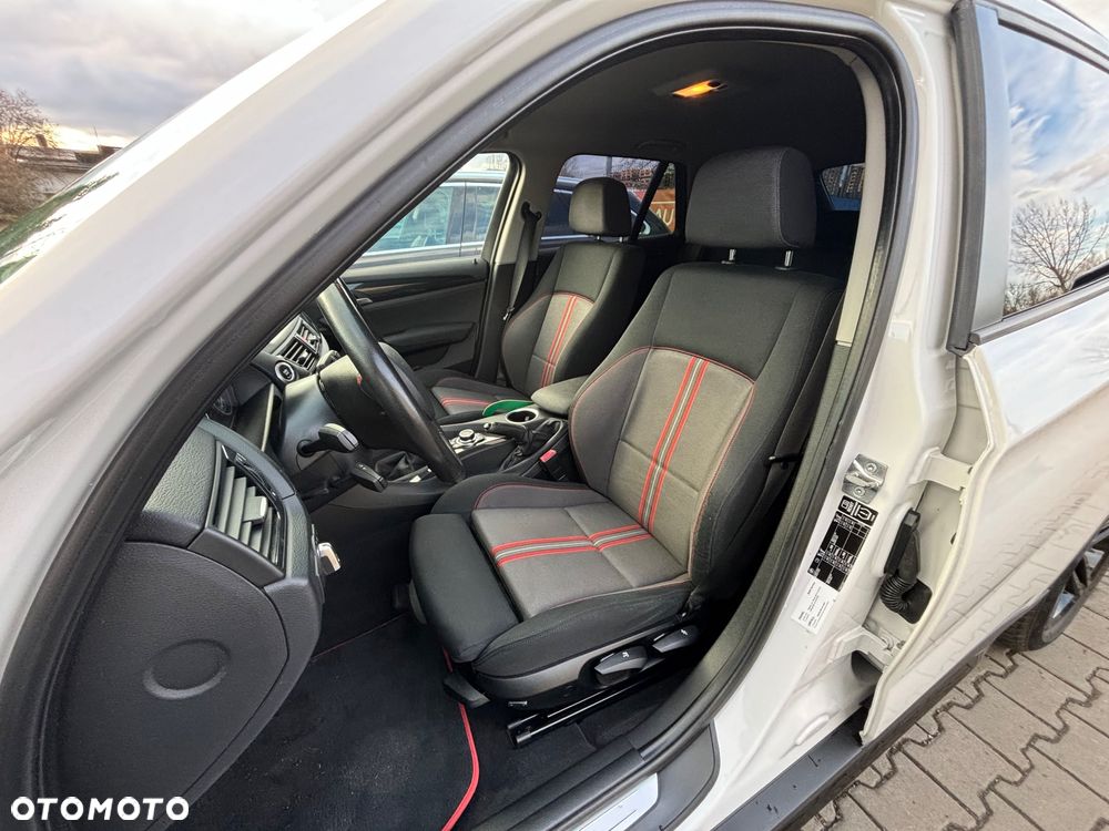 BMW X1 sDrive18d Sport Line - 11