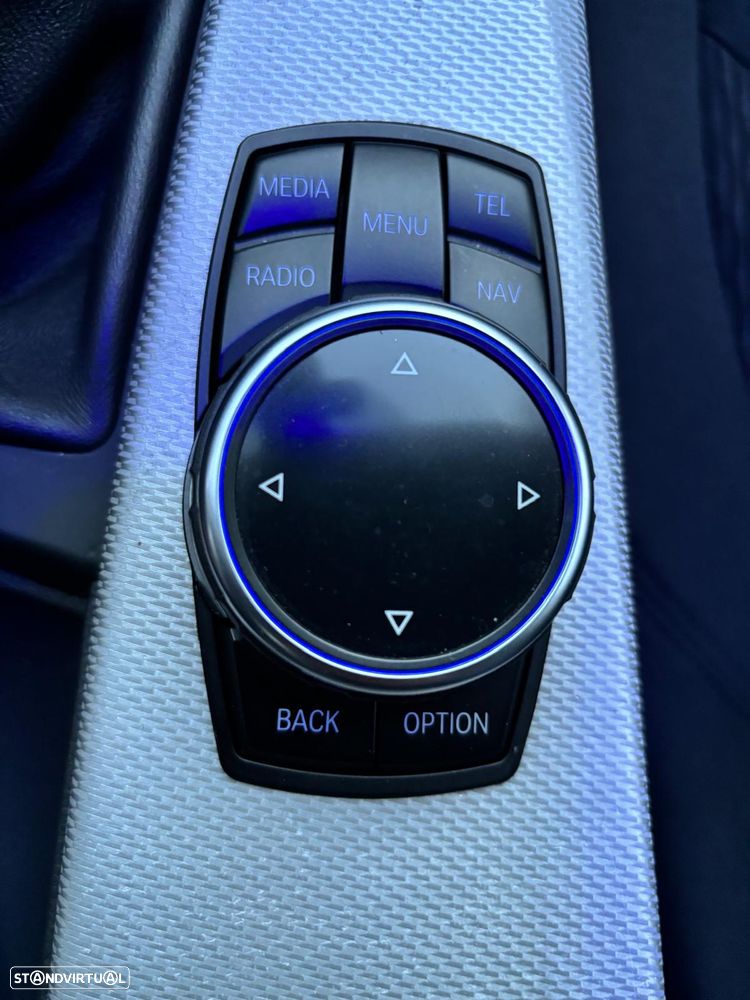 BMW 320 d xDrive Pack M - 38