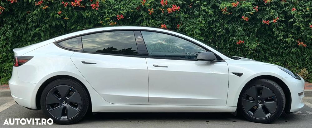 Tesla Model 3 - 5
